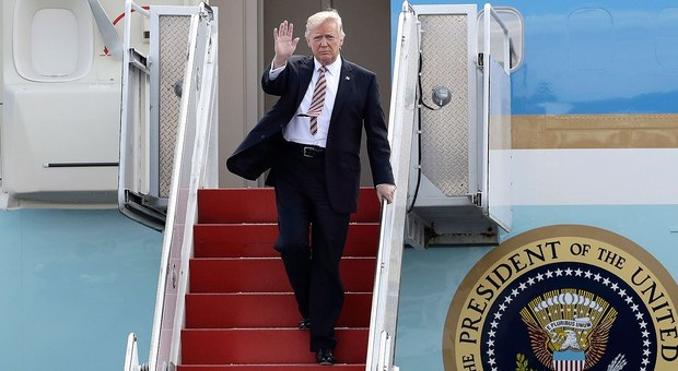 Trump ferma il petrolio dell'Iran, telefonata con Conte su immigrazione ed economia