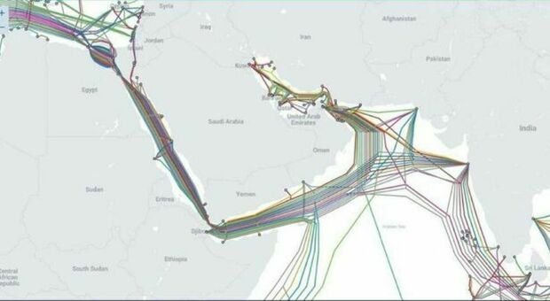 Guerra nel Mar Rosso, i ribelli "tagliano" i cavi sottomarini di internet Europa-Asia: “Stop al 25% del traffico web”