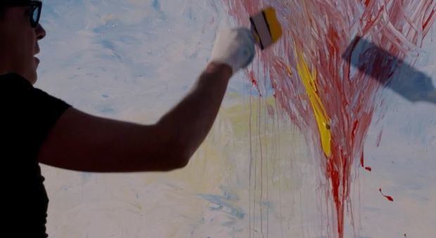 Regina dipinge il Vesuvio sul cono del cratere Video