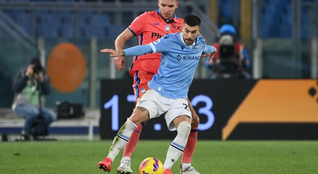 Lazio-Atalanta 0-0, Sarri fermo al palo di Zaccagni. Gasperini (in emergenza) strappa il pari