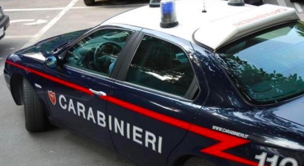Ragazza di 23 anni trovata morta in una grotta: l'orrore a Taranto. «Forse overdose»