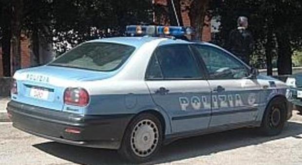 Ancona: smarrisce portafogli con 200 euro, lo ritrova la polizia