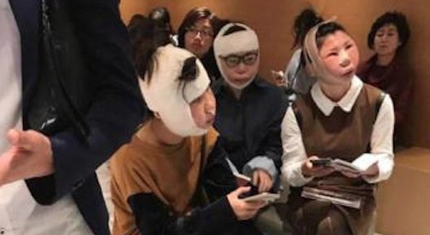 Cina, 3 donne bloccate in aeroporto dopo ritocchino: non sono quelle del passaporto
