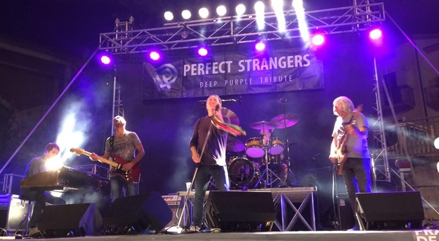 Perfect Strangers, notte rock a Villa Potenza. Da stasera venti band in quattro serate per celebrare l amicizia