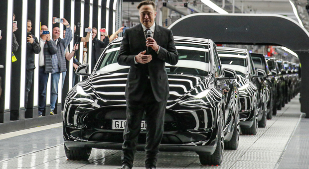 Elon Musk all'inaugurazione della gigafactory di Berlino
