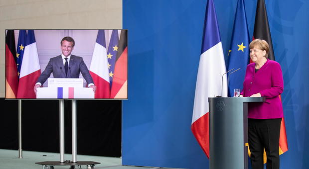 Coronavirus, accordo Merkel-Macron: «500 miliardi, fondi rimborsati da tutti gli Stati Ue». Gualtieri: «E' una cos positiva»