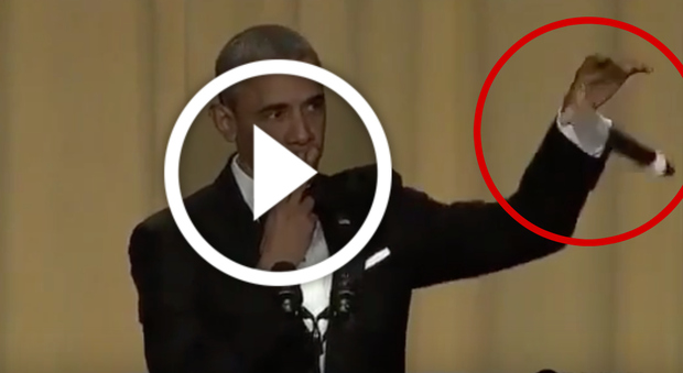 "Obama out", e lascia cadere il microfono. Così il presidente Usa si congeda alla stampa