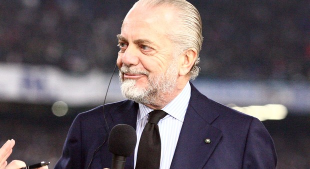 De Laurentiis applaude il Napoli con un tweet: «Usciamo a testa alta»