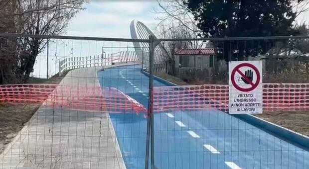 Porto San Giorgio, il nuovo ponte ciclopedonale resterà senza nome: «Basta, solo polemiche paradossali»