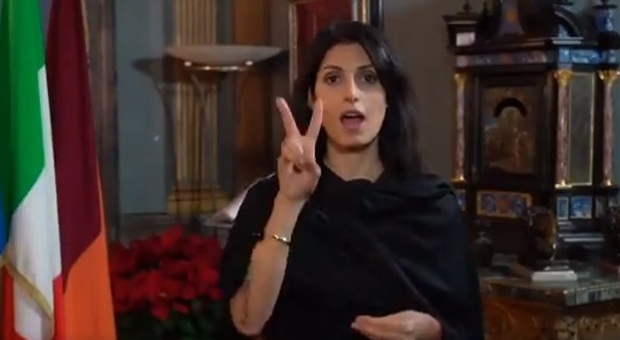 Roma, gli auguri di buon anno nuovo della sindaca Raggi nella lingua dei segni