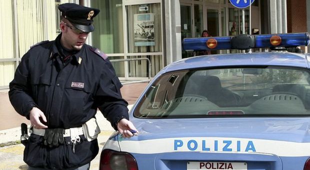 Roma, aggredisce un'anziana in strada: tre giorni prima era stato arrestato per averne rapinata un'altra