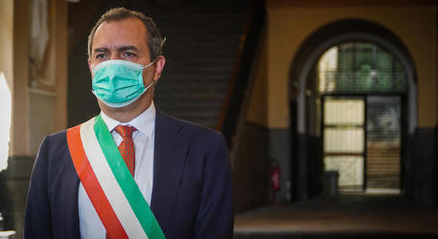Comune di Napoli, la resa finale: inserito nel bilancio il debito da 2,7 miliardi