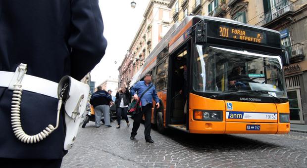 Vigilanza sui bus a Napoli: «Il progetto si è fermato, non sono state coperte le tratte più a rischio»