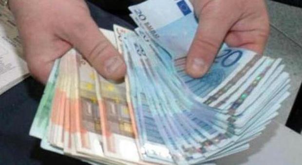 Mille euro nell'abito donato ai poveri svaniscono: carabiniere a giudizio