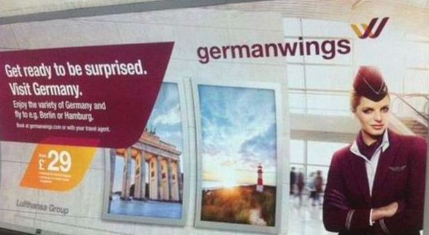 «Preparatevi a essere sorpresi»: la Germanwings fa rimuovere i cartelloni pubblicitari
