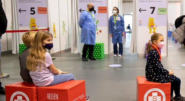 immagine Covid, Austria: la quarta ondata di contagi e il lockdown solo per i non vaccinati