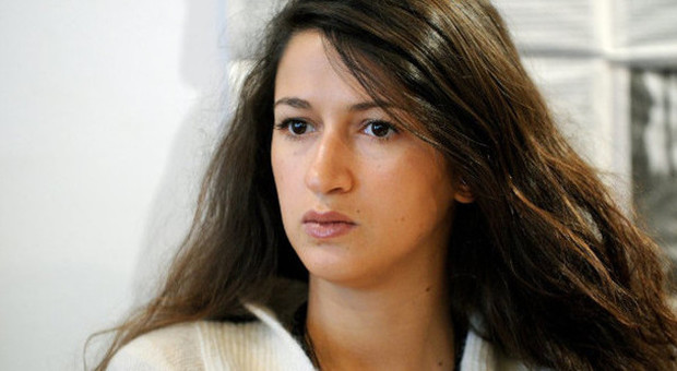 Zineb El Rhazoui, la collaboratrice di Charlie Hebdo che Isis ha preso di mira