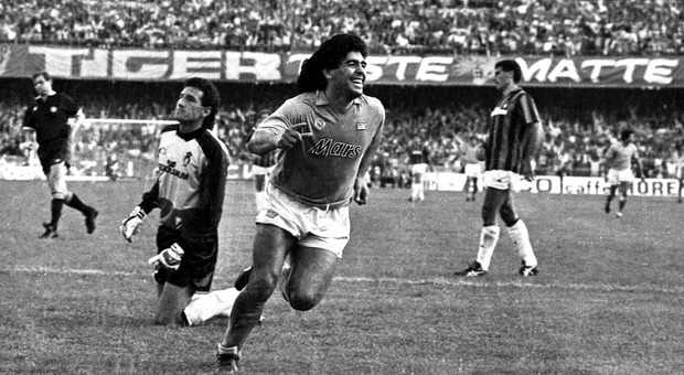 «Maradona»: El pibe de oro nel libro fotografico di Sergio Siano