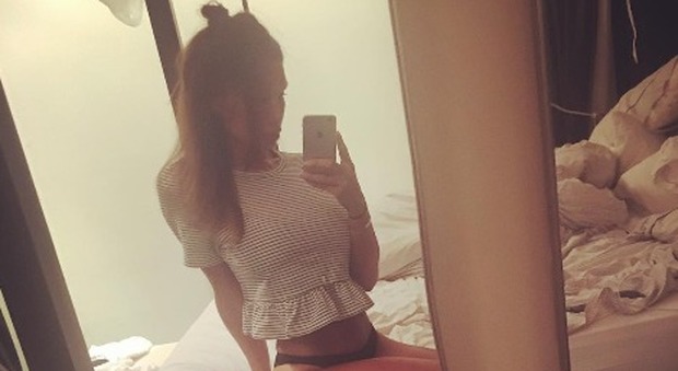 Nicole Minetti, selfie hot da Ibiza: ecco come stuzzica i fan -Guarda