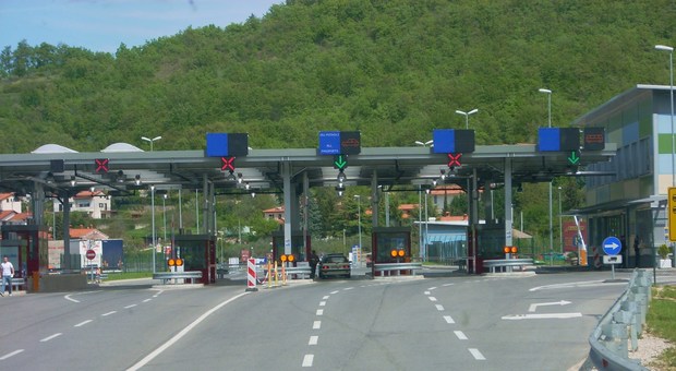 Una dogana croata al confine sloveno sull'asse verso l'Italia