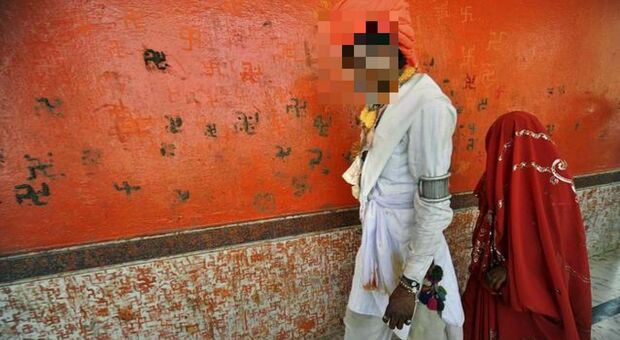 India, minorenne violentata da centinaia di uomini dopo essere sfuggita al marito sposato a 13 anni