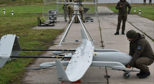 La raccolta fondi da record in Ucraina: 20 milioni in tre giorni per acquistare 4 droni Bayraktar