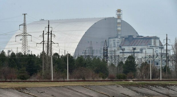 Chernobyl, la centrale è in mano ai russi. Gli Usa: «Staff dell'impianto preso in ostaggio» Allarme radiazioni