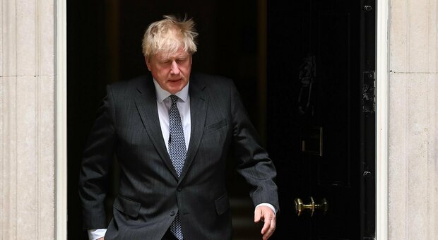 Johnson, governo a pezzi dopo lo scandalo sessuale di Pincher: si dimette anche il ministro delle Finanze