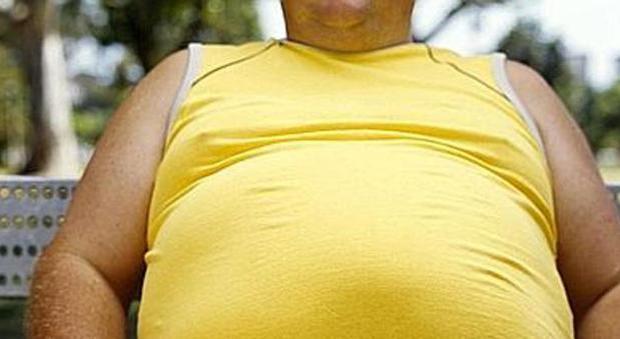 «Un uomo obeso si spoglia nudo»: allarme lungo la pista ciclabile