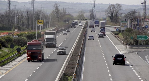 Autostrada come Monza: imprenditore bloccato, andava a 230 all'ora