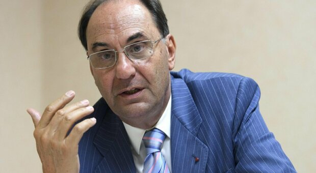 Attentato in pieno giorno contro l'ex leader del Alejo Vidal Quadras: colpito in volto da un proiettile, è gravissimo