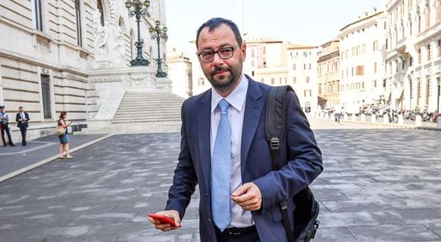 Alitalia: da Ministro MISE Patuanelli invito a fare presto
