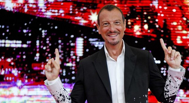 Sanremo 2020, è ufficiale: Amadeus conduttore e direttore artistico dopo il no della Clerici