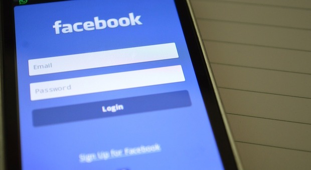 Facebook ha spiato i suoi utenti: ecco come verificarlo e come difendersi