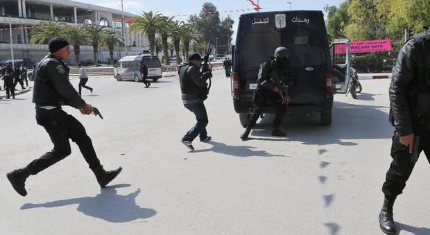 Tunisia, arrestato estremista: preparava attacchi a turisti
