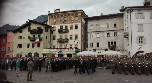Trento, sabotati i treni per il raduno degli alpini: pista anarchica