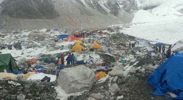Gli effetti del terremoto sull'Everest