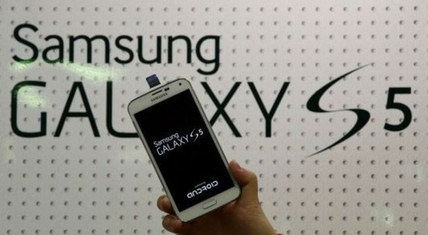 Samsung Galaxy S5, allarme per il lettore di impronte digitali: "È vulnerabile"