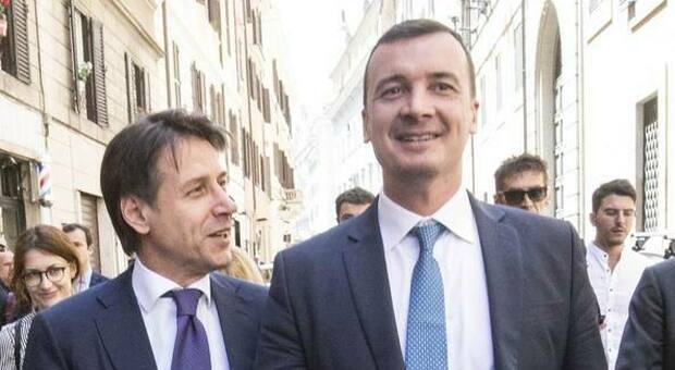 Rocco Casalino positivo al Covid: «Sintomi lievi, ultimo incontro con Conte martedì»