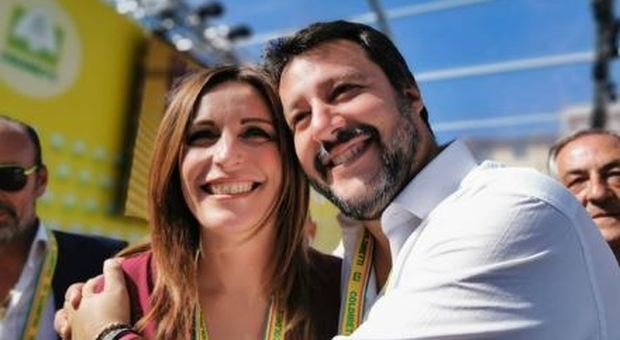 Manovra, Matteo Salvini: «No all'obbligo di usare le carte di credito se non si vogliono aiutare le solite banche»