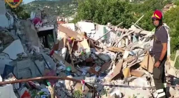 Isola d'Elba, esplode palazzina: morti marito e moglie, tre feriti gravi