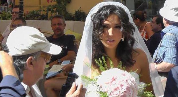 Caterina Balivo, nozze a sorpresa Applausi quando passa in Piazzetta