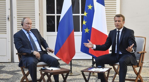 Macron vede Putin, prove di dialogo alla vigilia del G7