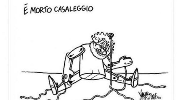 Grillo burattino con i fili tagliati, la vignetta di Vauro sulla morte di Casaleggio scatena la polemica: «Sciacallo»