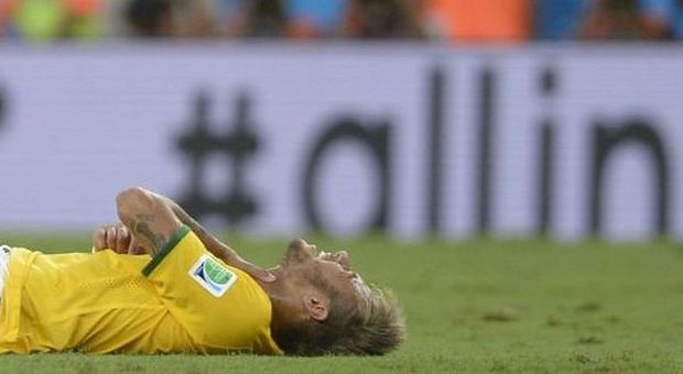 Brasile Choc Frattura Alla Terza Vertebra Mondiale Finito Per Neymar