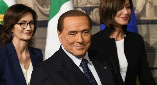 Forza Italia: accordo solo se M5S riconosce Berlusconi. I 5 stelle: FI si faccia da parte