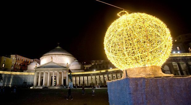 Luci di Natale, c’è l’intesa: Bulgari accende il centro di Napoli