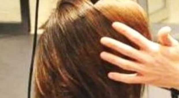 Roma, molestò una cliente di 17 anni: condannato il coiffeur dei vip