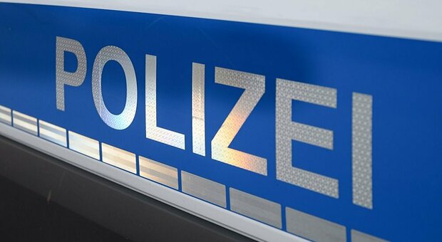 Germania, bambina di 4 anni accoltellata in un supermercato: ferita gravemente