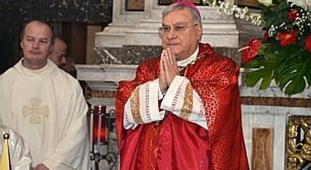 Terni, messa cresimale Il vescovo: «Alla città serve sforzo eccezionale per ricostituire l'orditura politica amministrativa e sociale»